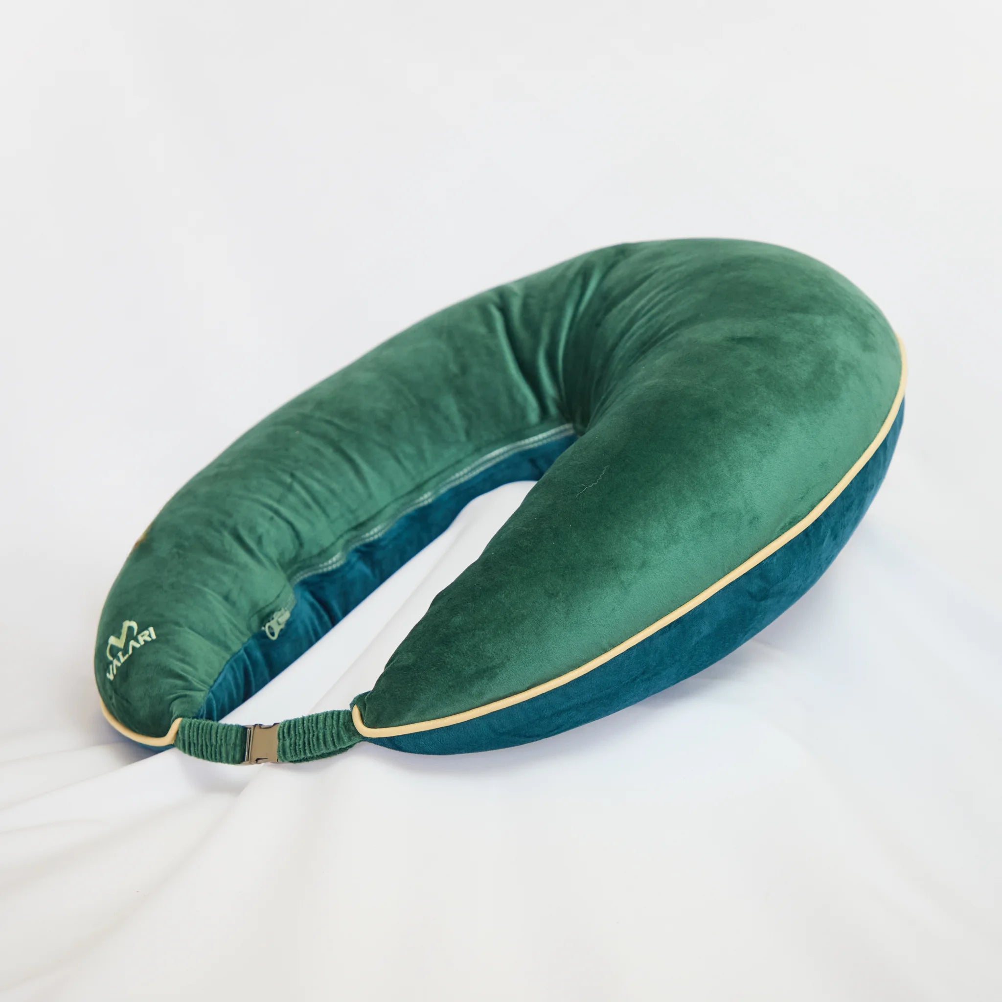 thumbnail-pillow-green_blue.webp